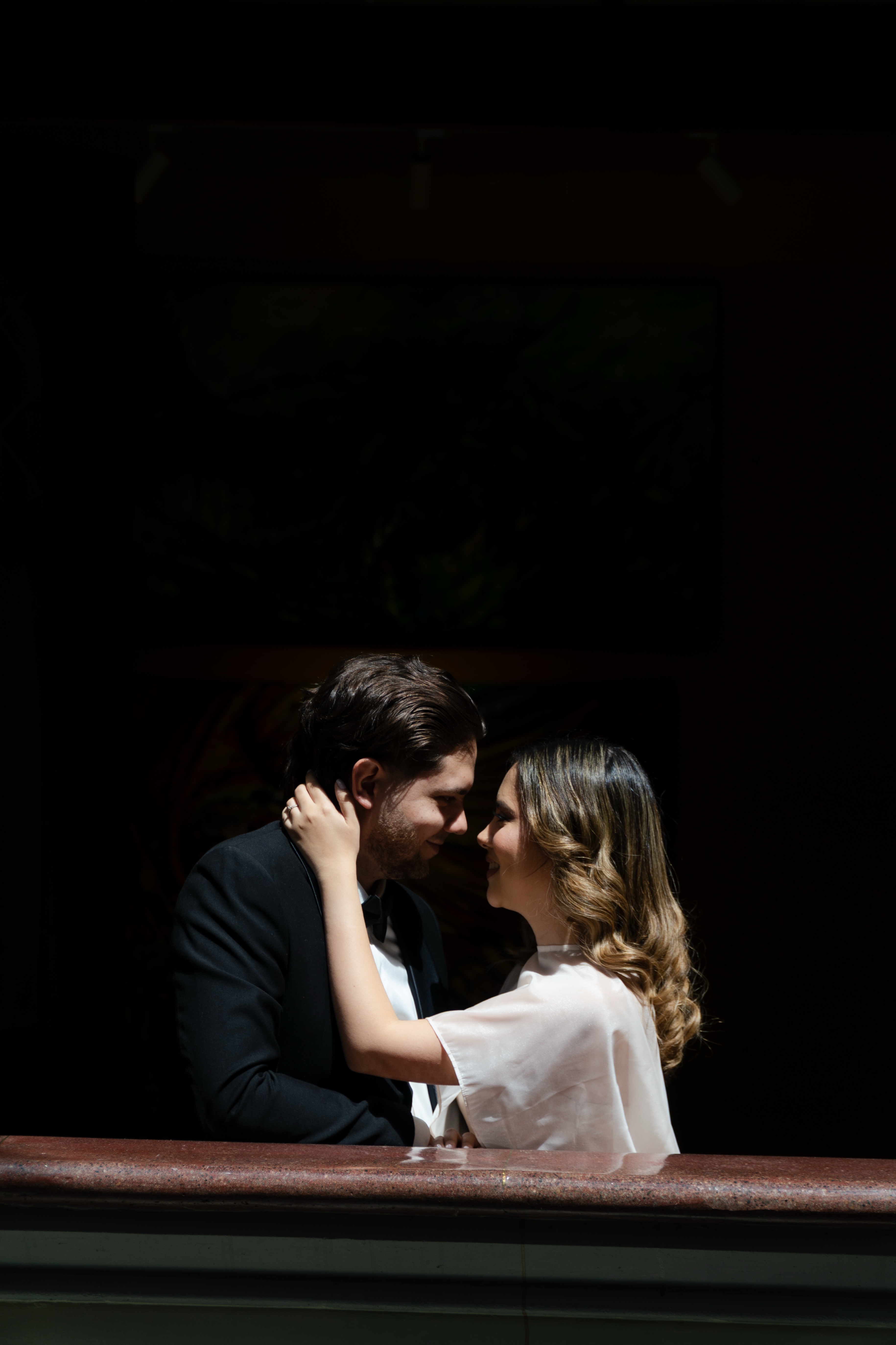 La pareja en un momento íntimo